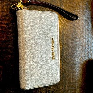 Michael Kors wristlet wallet